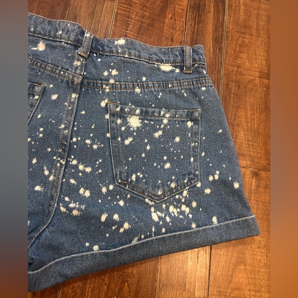 Forever 21 White Splatter Cow Print Style Jean Shorts Size 29. - Picture 8 of 11